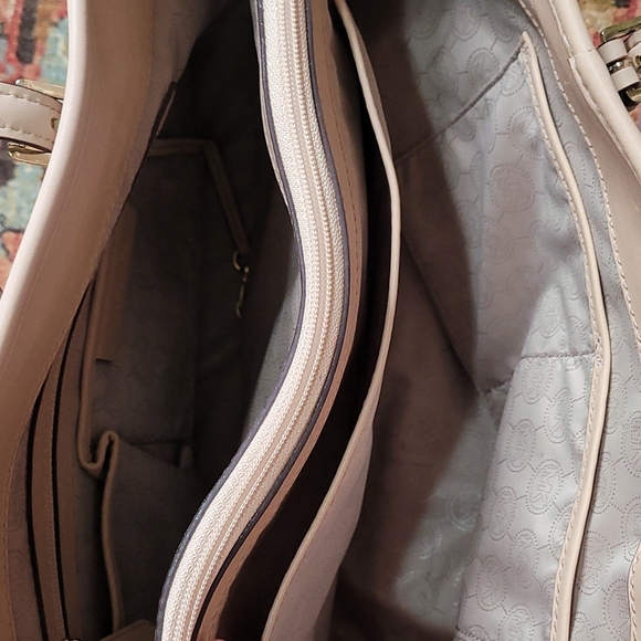 Michael Kors Signature Tiger Vanilla Tote - Picture 4 of 4